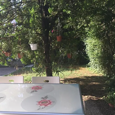 Alojamento de Acomodação e Pequeno-almoço Casa Tomato *