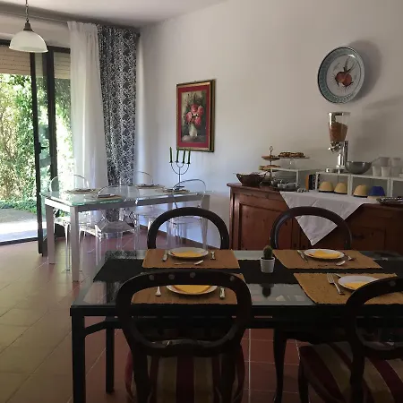Alojamento de Acomodação e Pequeno-almoço Casa Tomato *