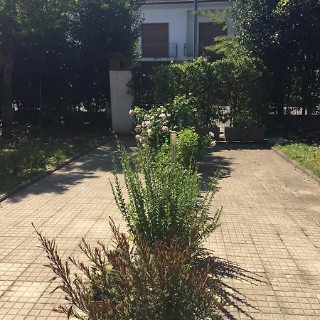 Alojamento de Acomodação e Pequeno-almoço Casa Tomato *