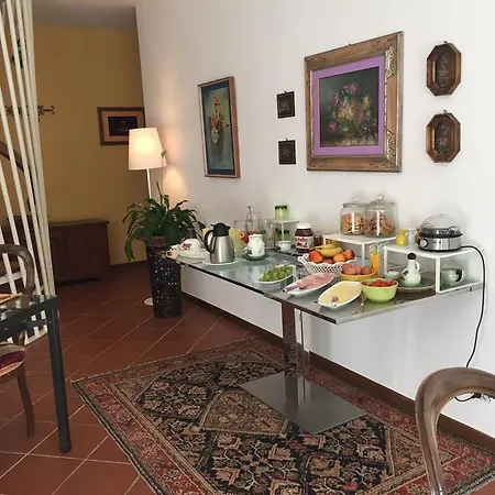Casa Tomato Bed & Breakfast